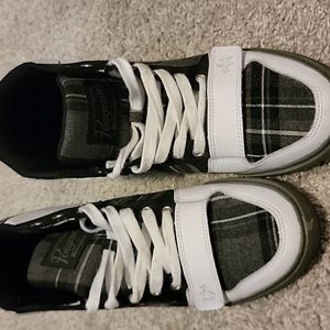 Hi tops